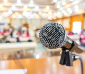 Program konference je tu!